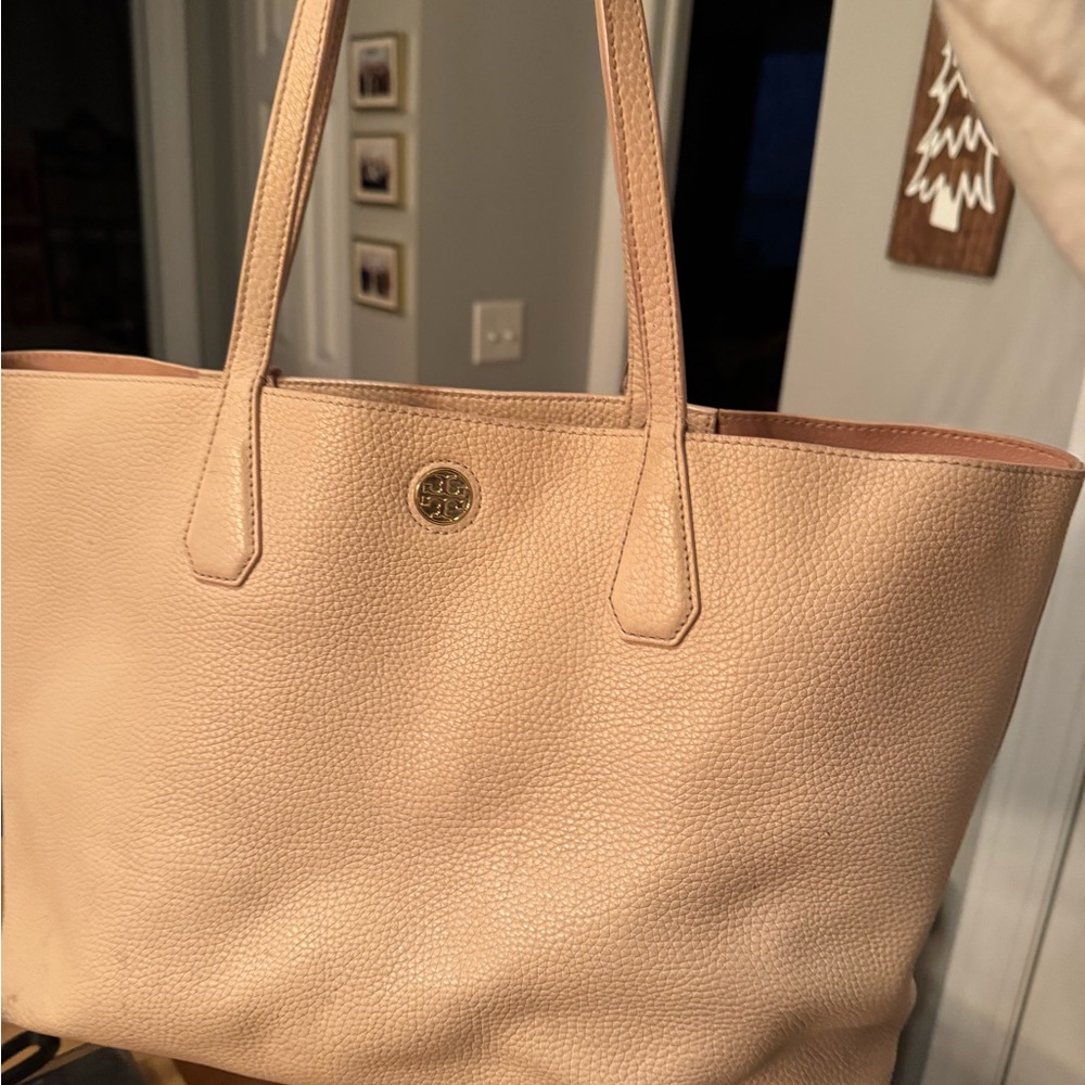 Tory Burch Blush Cream Tote Bag with Textured Leather and Spacious Design